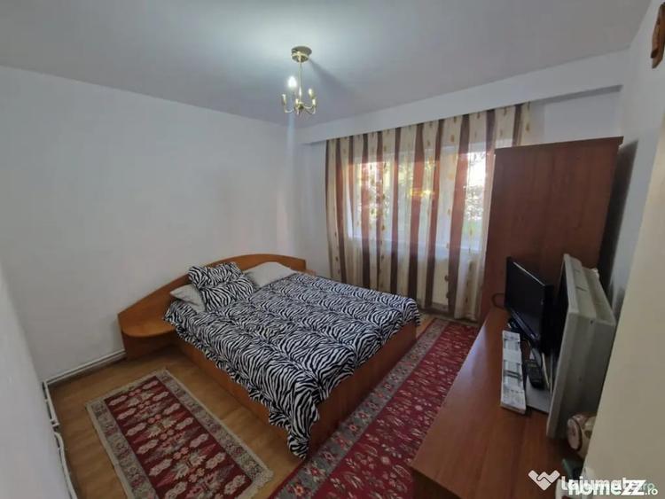 Apartament cu 3 camere decomandat în Hotvon