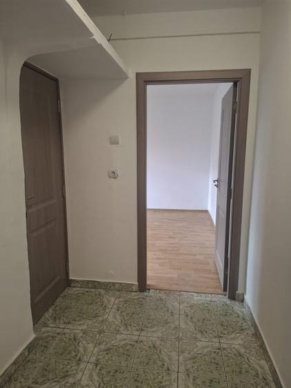 Apartament cu 2 camere semidecomandat în Malu Roșu