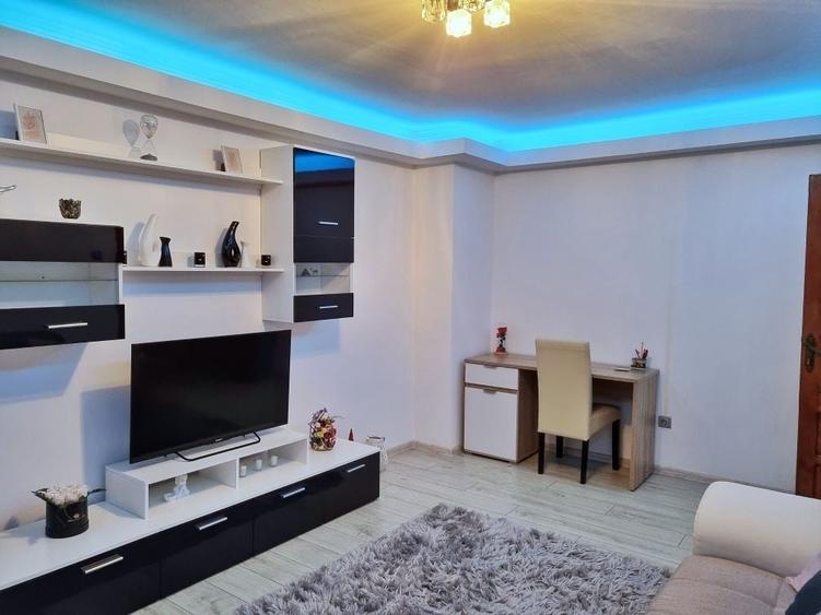 Apartament cu 2 camere decomandat în Carpați 2