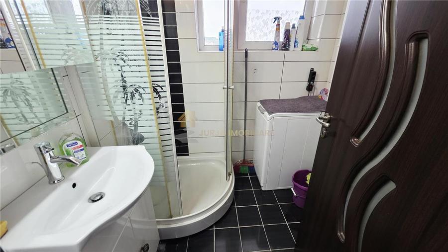 Apartament cu 3 camere semidecomandat, mobilat în Grigorescu