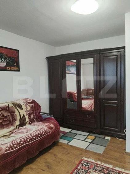 Apartament cu 3 camere decomandat, mobilat în Central