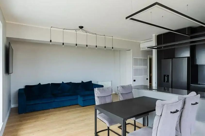 Apartament cu 4 camere semidecomandat, mobilat în Floreasca