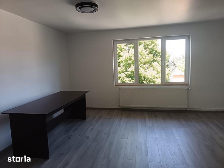 Apartament cu 3 camere în Trei Stejari