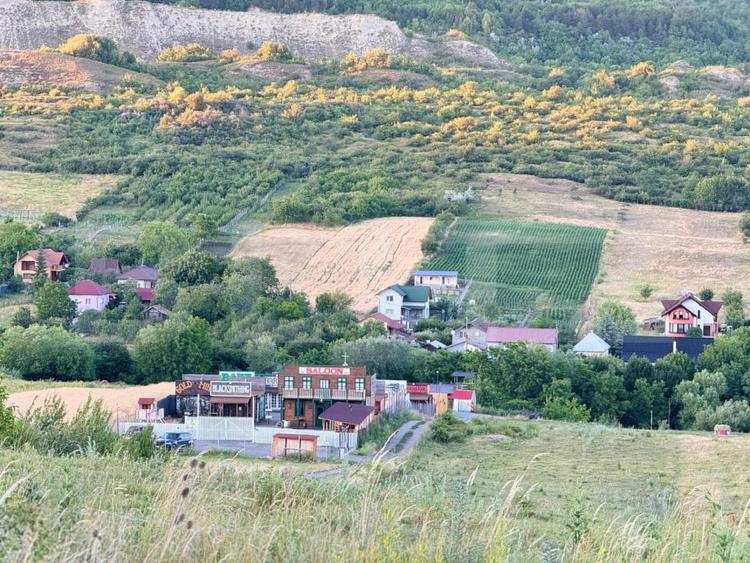 Teren Construcții extravilan de 700 mp, în Iris