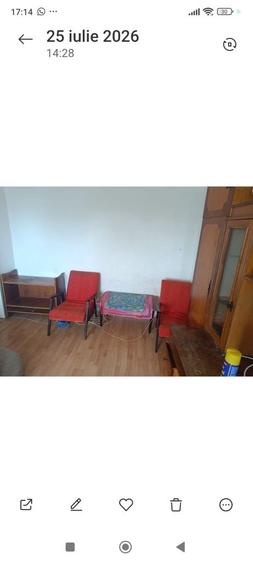 Garsonieră decomandată în Palas