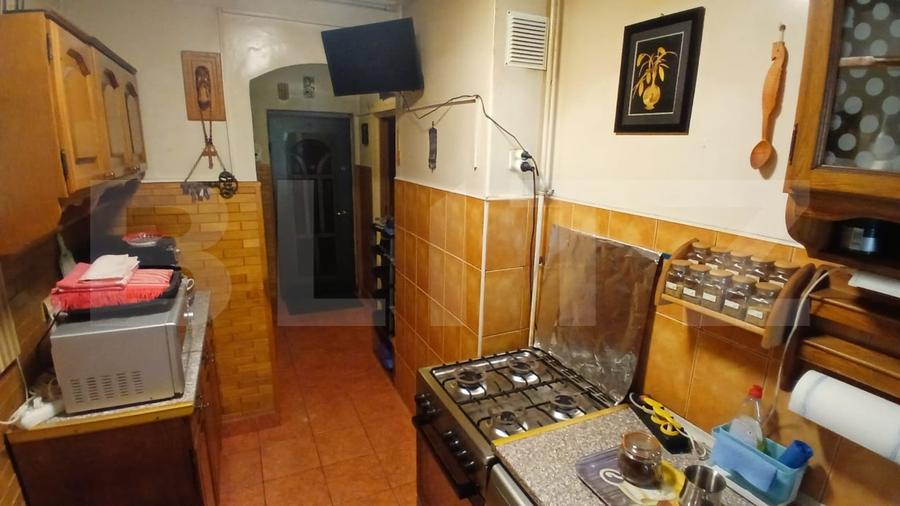 Apartament cu 3 camere nedecomandat, mobilat în Central