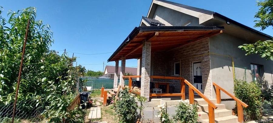 Casă cu 6 camere cu Teren 560 Mp în Central