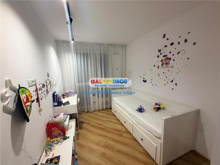 Apartament cu 4 camere semidecomandat, mobilat în Titan