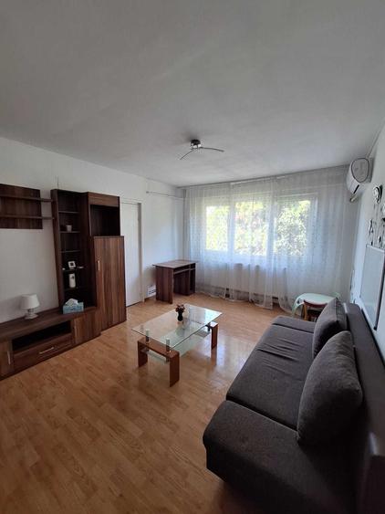 Apartament cu 2 camere semidecomandat în Șagului