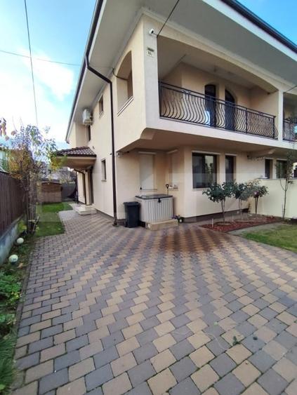 Duplex cu 4 camere cu Canalizare în Florești