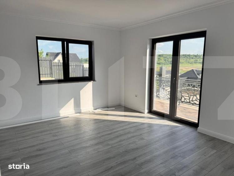 Casă cu 4 camere în Manolești