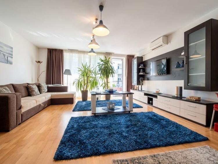 Apartament cu 2 camere semidecomandat, mobilat în Sat Vacanță