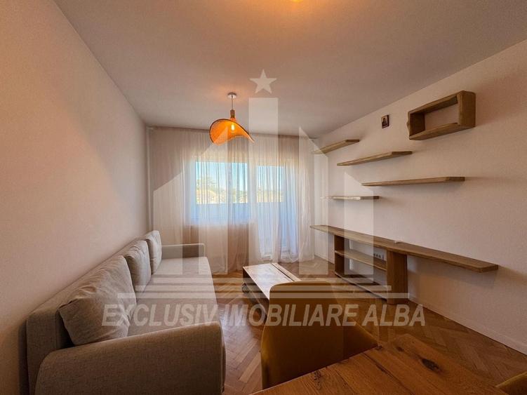 Apartament cu 3 camere decomandat, mobilat în Caroline Apulum