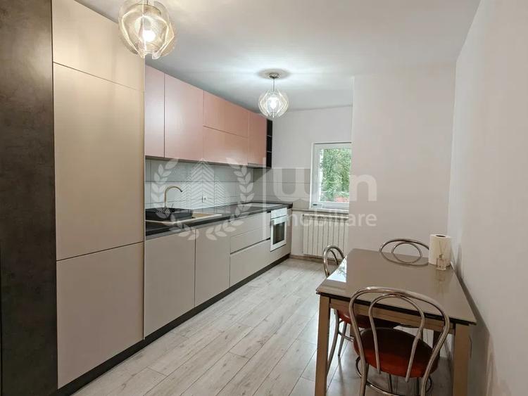 Apartament cu 3 camere decomandat, mobilat în Zorilor