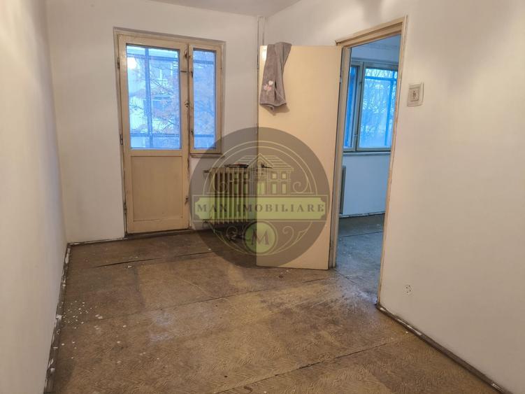 Apartament cu 3 camere nedecomandat în Malu Roșu