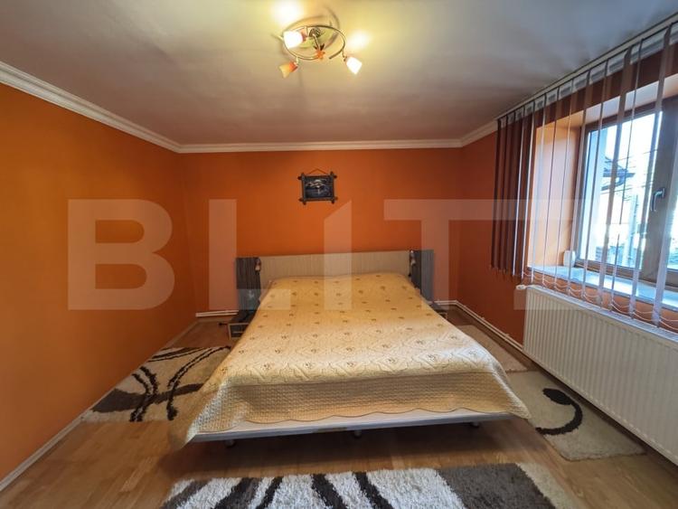Casă individuală cu 6 camere cu Teren 2500 Mp în Simeria