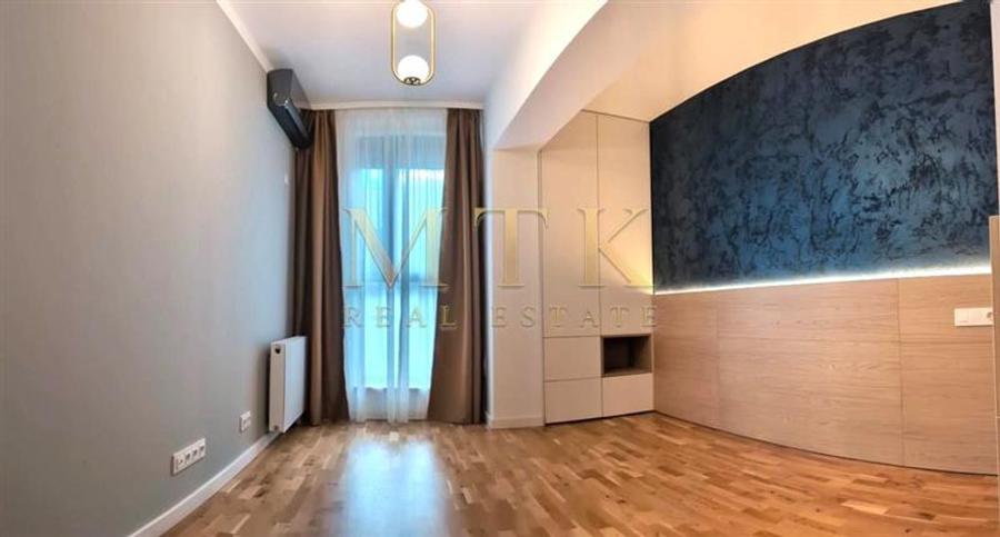Apartament cu 3 camere decomandat, mobilat în Iancu Nicolae