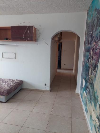 Apartament cu 4 camere semidecomandat în Drumul Taberei