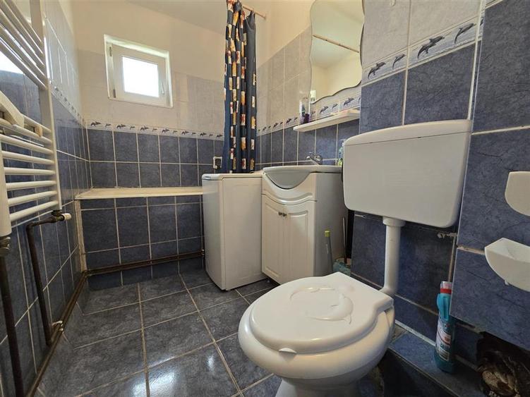 Apartament cu 4 camere semidecomandat în Stupini