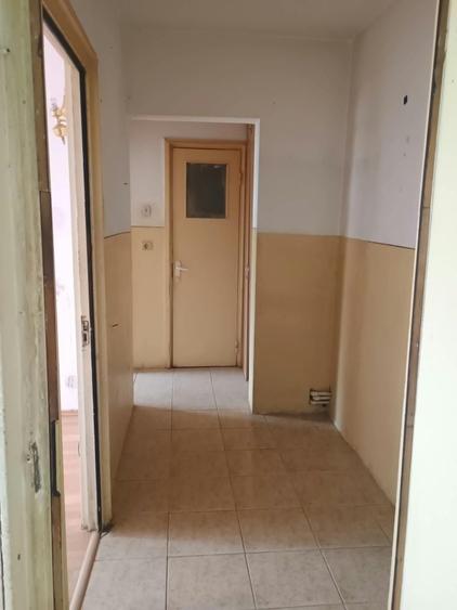 Apartament cu 3 camere decomandat în Prelungirea Ferentari