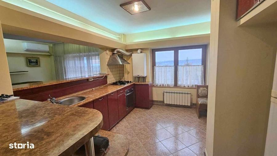 Apartament cu 3 camere în Central