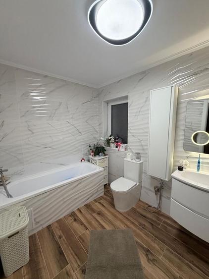 Casă individuală cu 4 camere cu Canalizare în Cetate