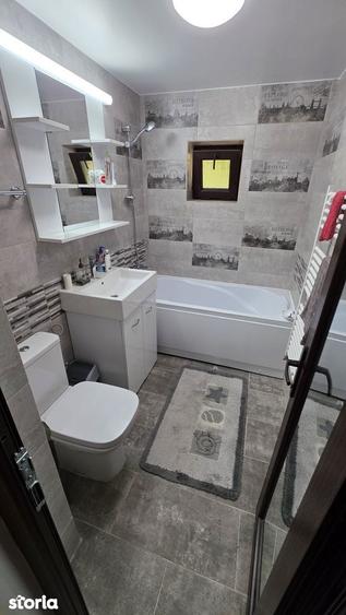 Apartament cu 3 camere decomandat în Mircea-Vodă