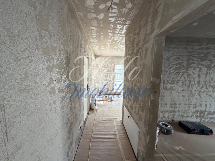 Apartament cu 2 camere semidecomandat în Florești