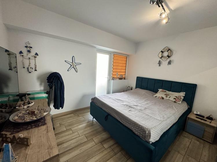 Apartament cu 3 camere decomandat, mobilat în Rovine