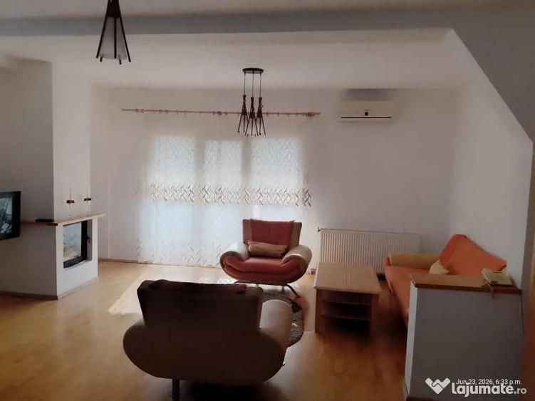 Apartament cu 3 camere decomandat în Valea Aurie
