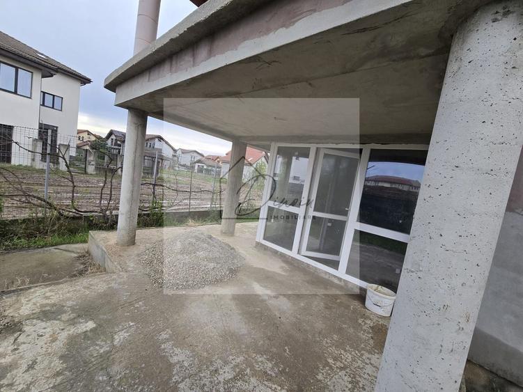 Casă individuală cu 3 camere cu Canalizare în Central