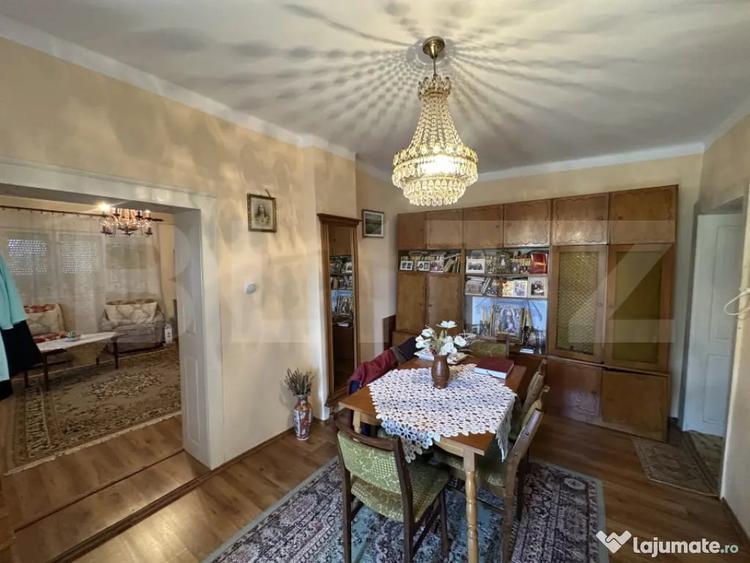 Casă cu 2 camere cu Teren 2963 Mp în Central