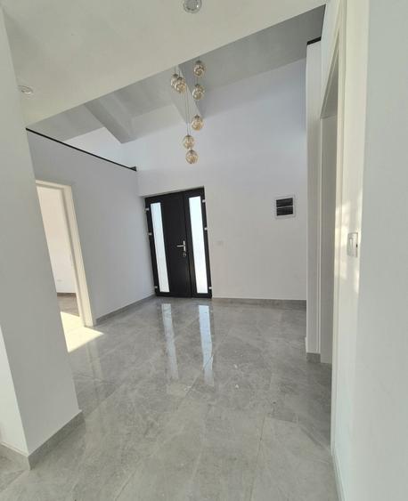 Casă cu 4 camere în Bucium