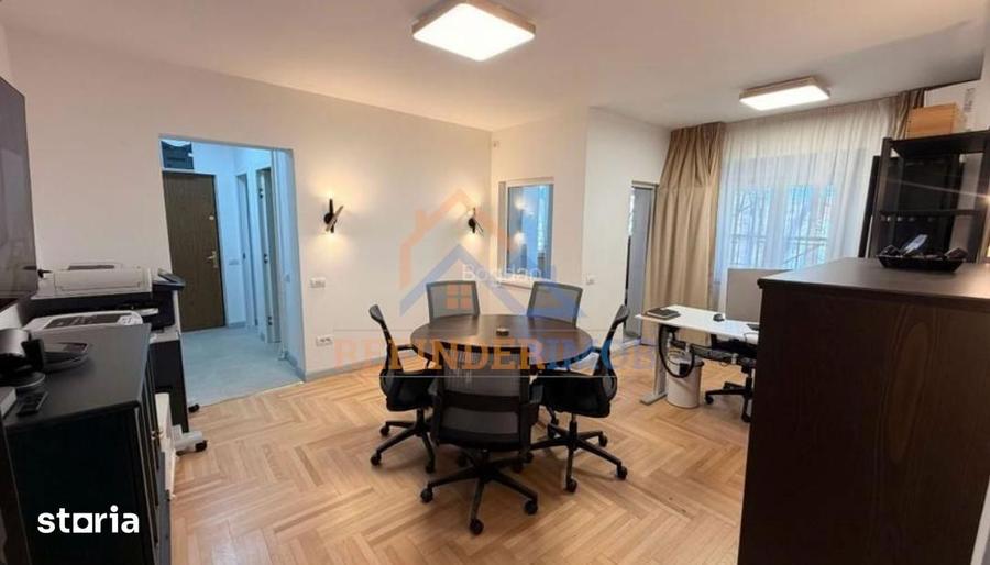 Apartament cu 3 camere semidecomandat, mobilat în Centrul Civic