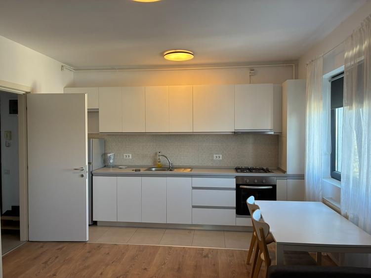 Apartament cu 2 camere semidecomandat în Parcul Carol