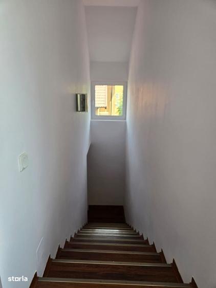 Casă cu 3 camere în Dumbrăvița