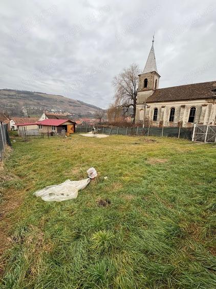 Teren de 614 mp, în Slimnic