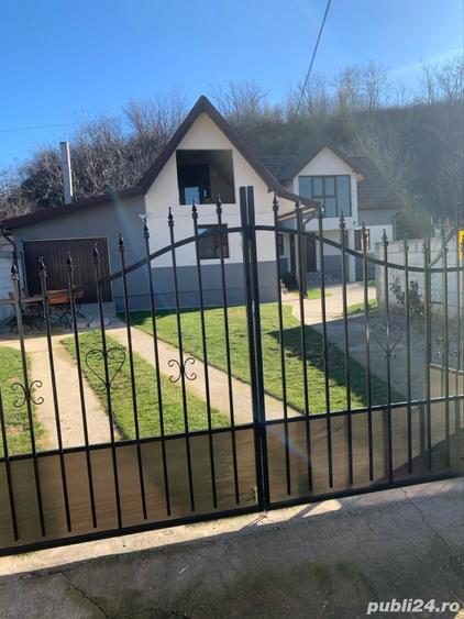 Casă cu 5 camere cu Teren 670 Mp în Săpoca
