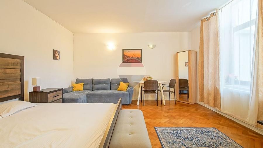 Apartament cu 2 camere decomandat în Centrul Istoric