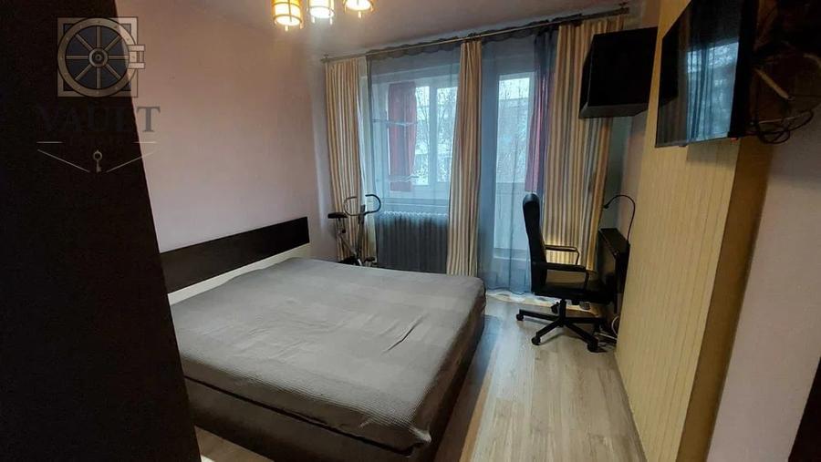 Apartament cu 3 camere semidecomandat, mobilat în Rahova