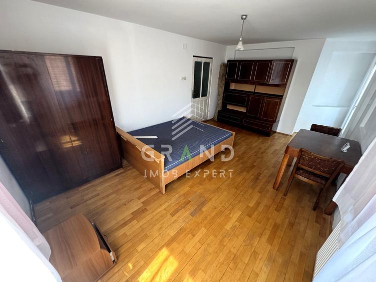 Casă individuală cu 4 camere cu Canalizare în Semicentral
