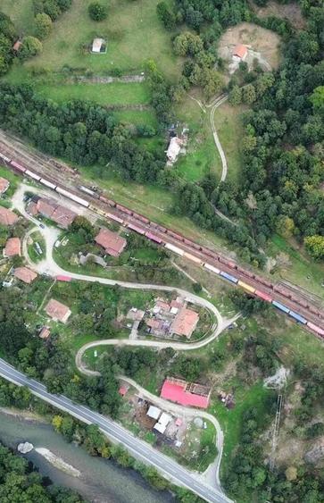 Casă cu 3 camere în Bumbești-Jiu