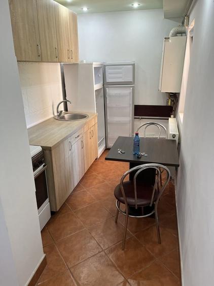 Garsonieră decomandată în Central