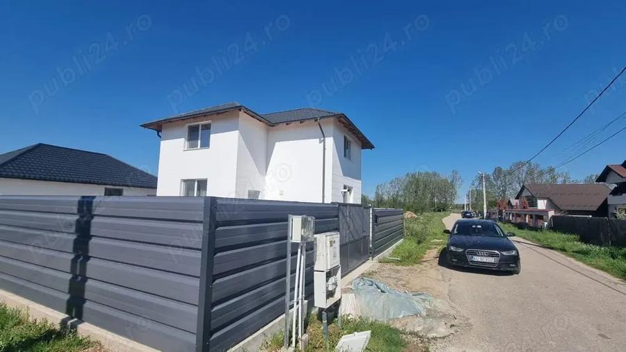 Teren de 800 mp, în Glâmbocu