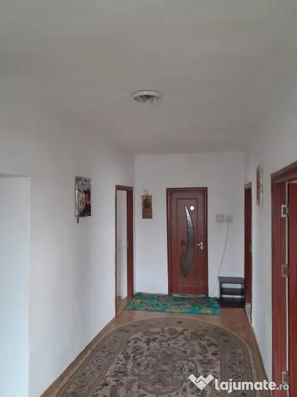 Casă cu 2 camere în Corbu