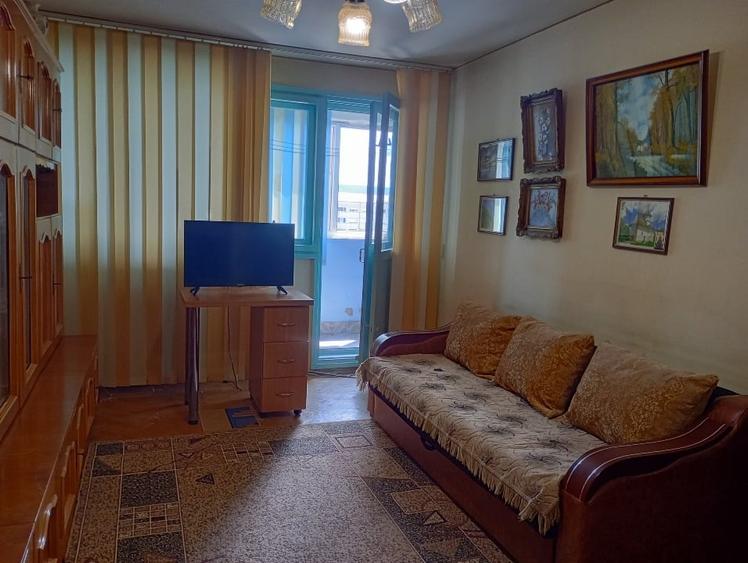Apartament cu 2 camere decomandat, mobilat în Podu Roș