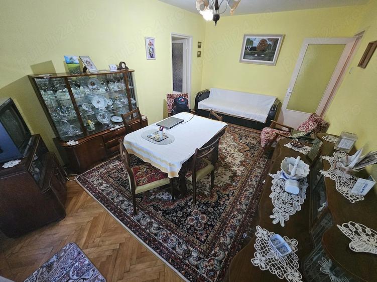 Apartament cu 3 camere semidecomandat în Țiglina 3