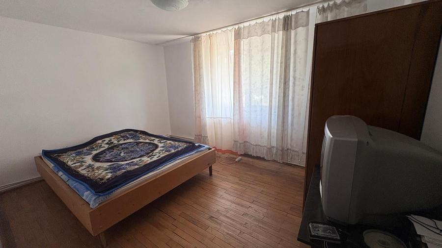Casă cu 5 camere cu Teren 1062 Mp în Copou