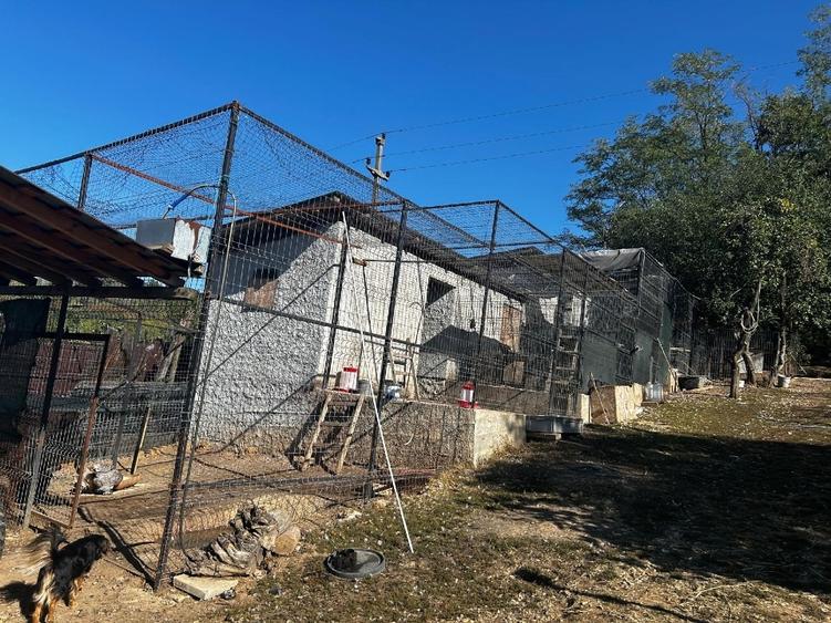 Casă individuală cu 4 camere cu Garaj în Albota