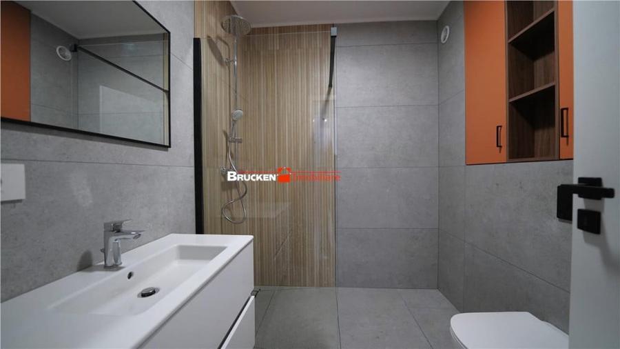 Apartament cu 2 camere semidecomandat în Central